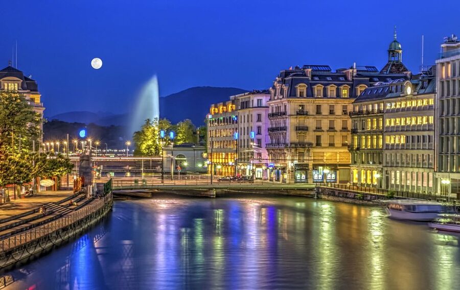 Geneva Discovery Walking Tour - Rue du Rhône, where Geneva gets polished