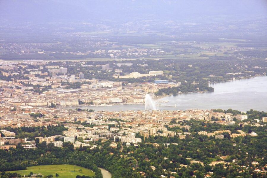 Geneva Discovery Walking Tour - The English Garden, Flower Clock, and Jet d’Eau