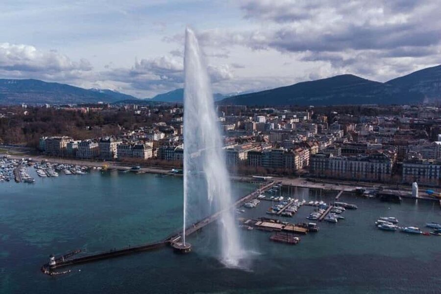 Geneva: Guided Private or Group Old Town Highlights Tour - Guides, languages, and the human side
