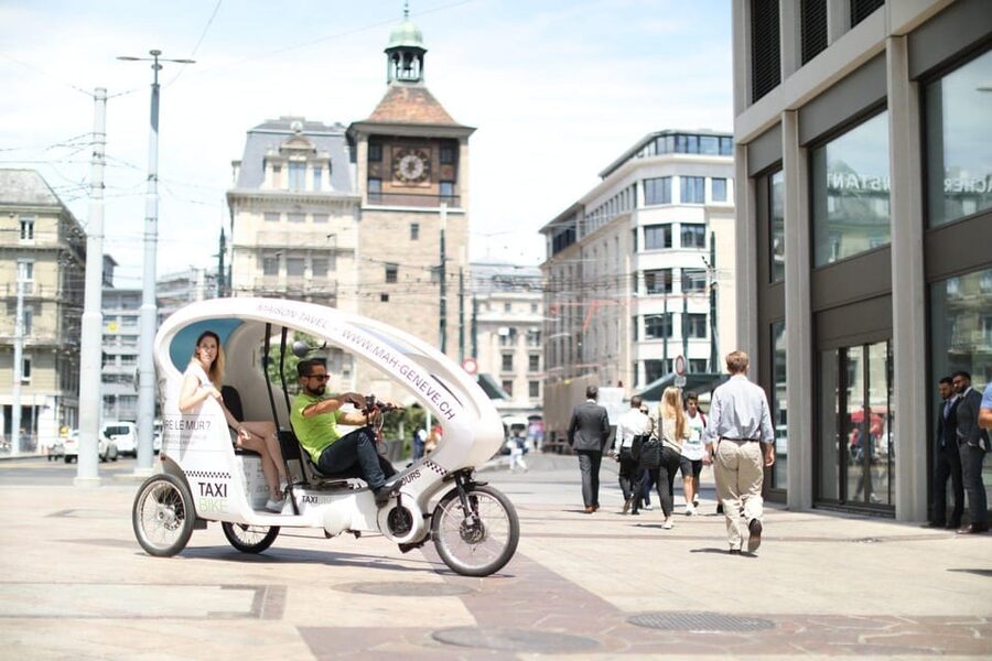 Geneva: Highlight Tour in TukTuk - A TukTuk introduction to Geneva’s grandest sights