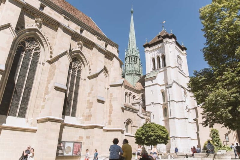 Geneva: Hop-on Hop-Off Bus & Scenic Mini-Train Tour - A three-part introduction to Geneva