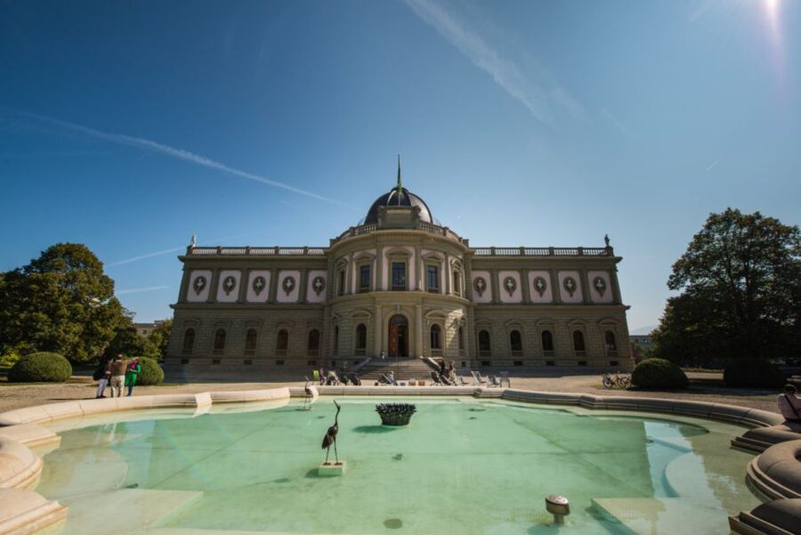 Geneva: Hop-on Hop-Off Bus & Scenic Mini-Train Tour - Departure points that can cause confusion