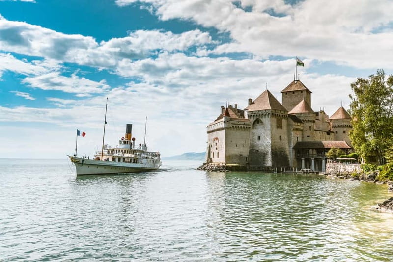 Geneva: Montreux, Chaplin’s World, Chillon Castle & Apéritif - Vevey at lunchtime: a quick look at everyday Vaud