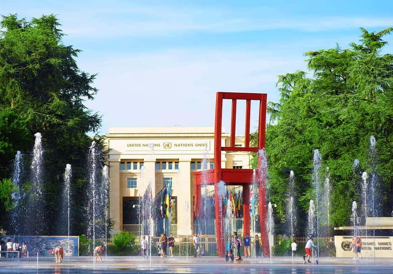 Geneva: Open-Top Sightseeing Bus Tour - Key points to know before boarding