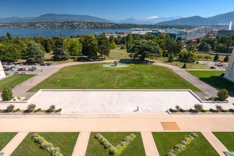 Geneva: Open-Top Sightseeing Bus Tour - Through Geneva’s International District