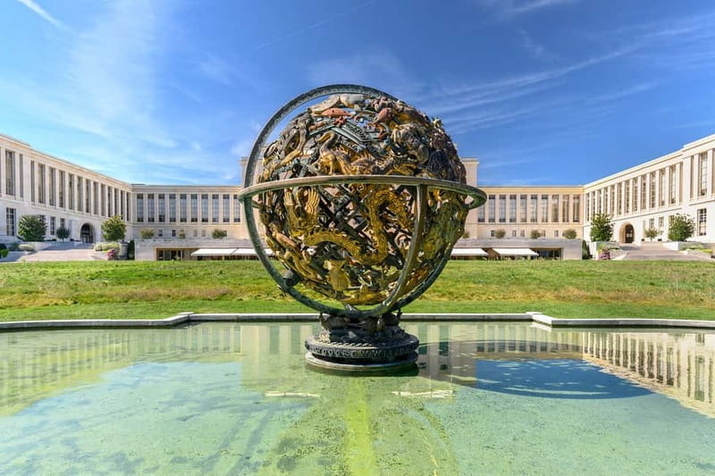Geneva: Open-Top Sightseeing Bus Tour - Starting at Place Dorcière in central Geneva