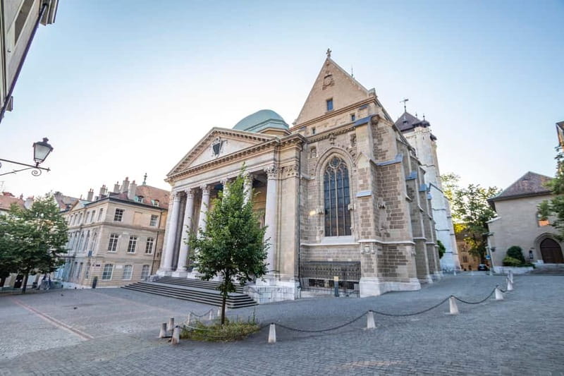 Geneva: Private Express Walk with a Local in 60 minutes - Seeing the Reformation Wall without rushing past it
