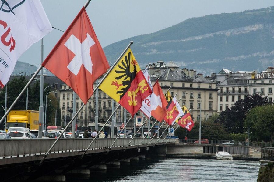 Geneva Private Walking Tour - Medieval lanes and Place du Bourg-de-Four
