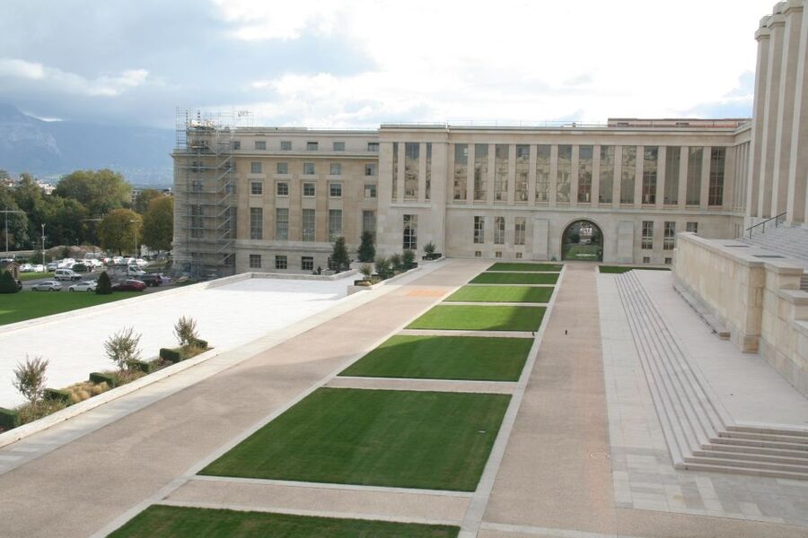 Geneva: Private Walking Tour with a Local Guide - Who should book this Geneva walk