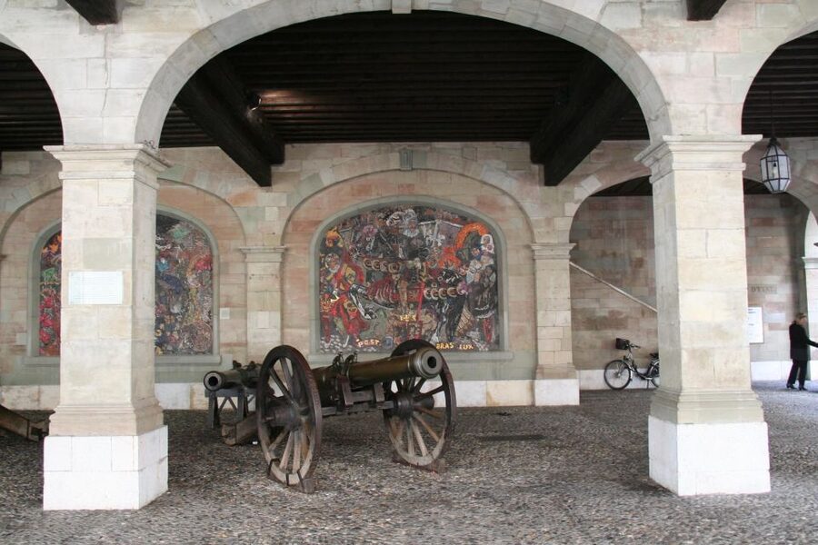 Geneva: Private Walking Tour with a Local Guide - Geneva’s Old Town rewards a slower eye