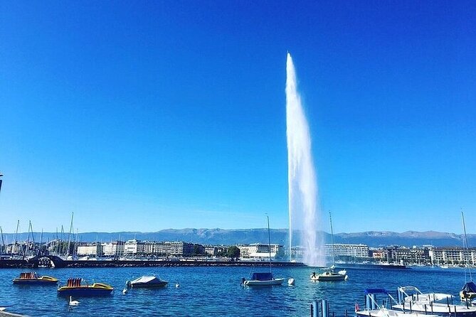 Geneva: Sightseeing of top Places Tour Electric TukTuk 1H15 tour - Lake Geneva and the Jet d’Eau
