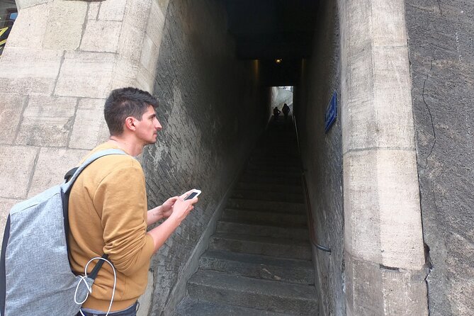 Geneva Virus Run: Stop the Infection Exploration Game - Degree Passage and Tavel House