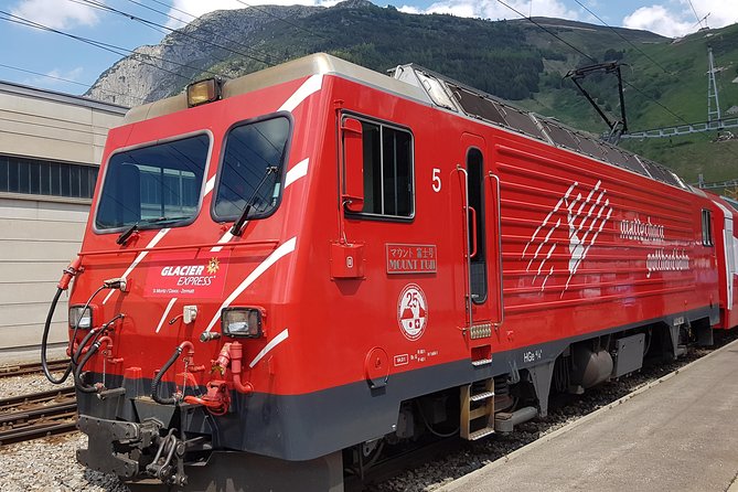 Glacier Express Panoramic Train Round Trip from Zürich With Private Guide - The Rhine Gorge gives the train ride its first big punch