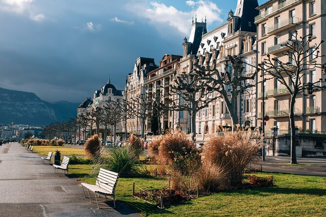 Highlights of Geneva: Dark History Quest Experience - Place du Bourg-de-Four and Cathédrale Saint-Pierre
