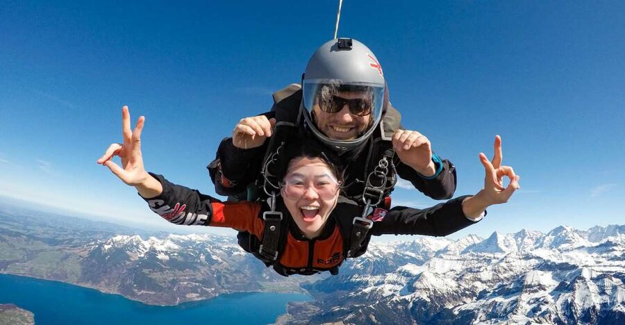 Interlaken: Airplane Skydiving over the Swiss Alps - The freefall from 4,000 meters