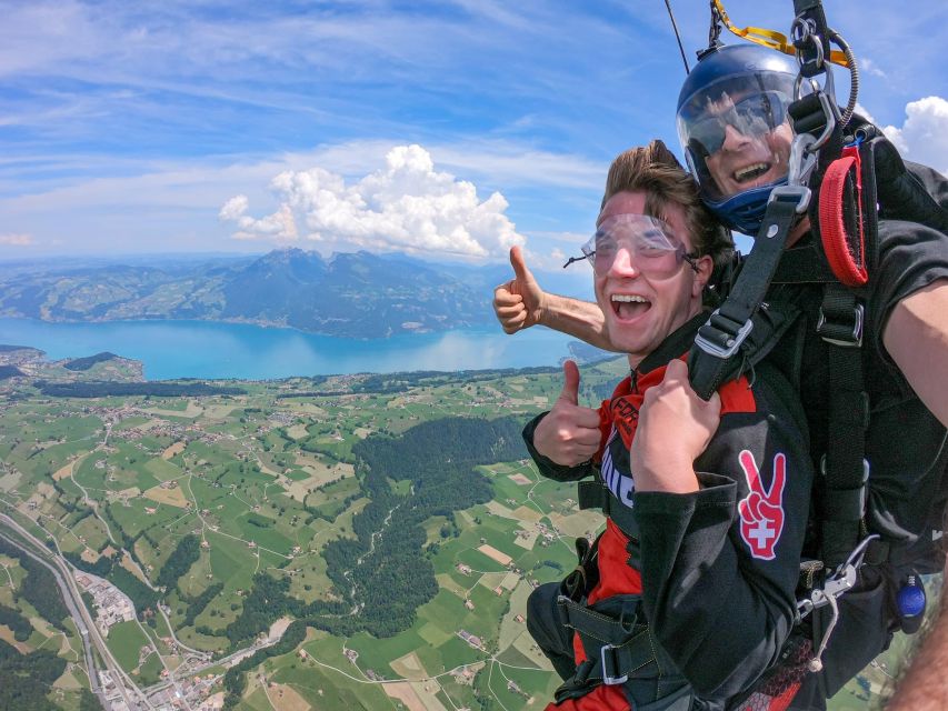 Interlaken: Airplane Skydiving over the Swiss Alps - Five to seven minutes under the parachute