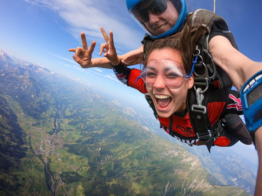Interlaken: Airplane Skydiving over the Swiss Alps - What the tandem instructor actually adds