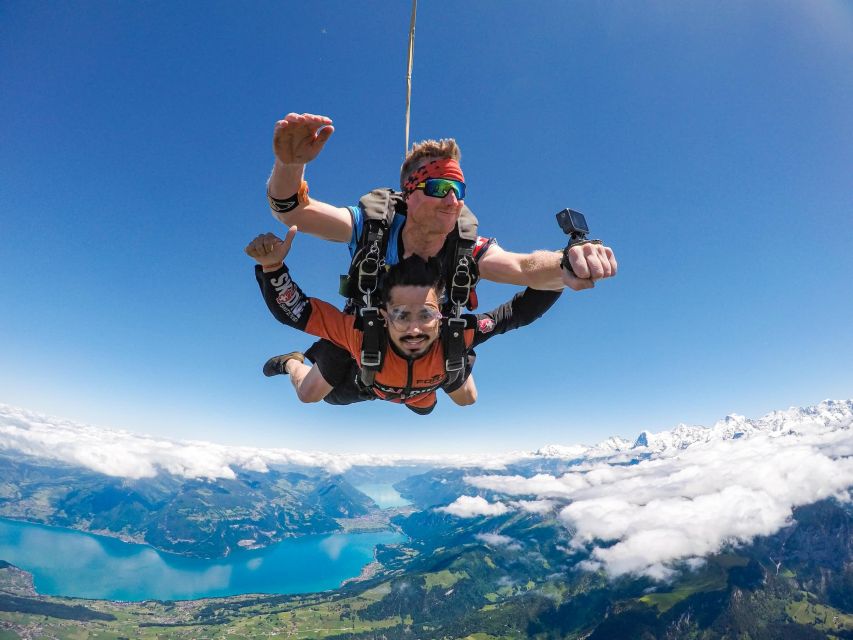 Interlaken: Airplane Skydiving over the Swiss Alps - Is this a good choice for a first parachute jump?