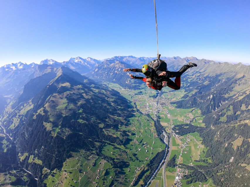 Interlaken: Airplane Skydiving over the Swiss Alps - The 15-minute climb above Interlaken