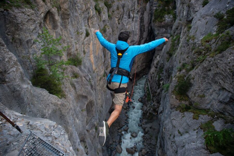 Interlaken: Canyon Swing in Grindelwald - What the jump actually feels like