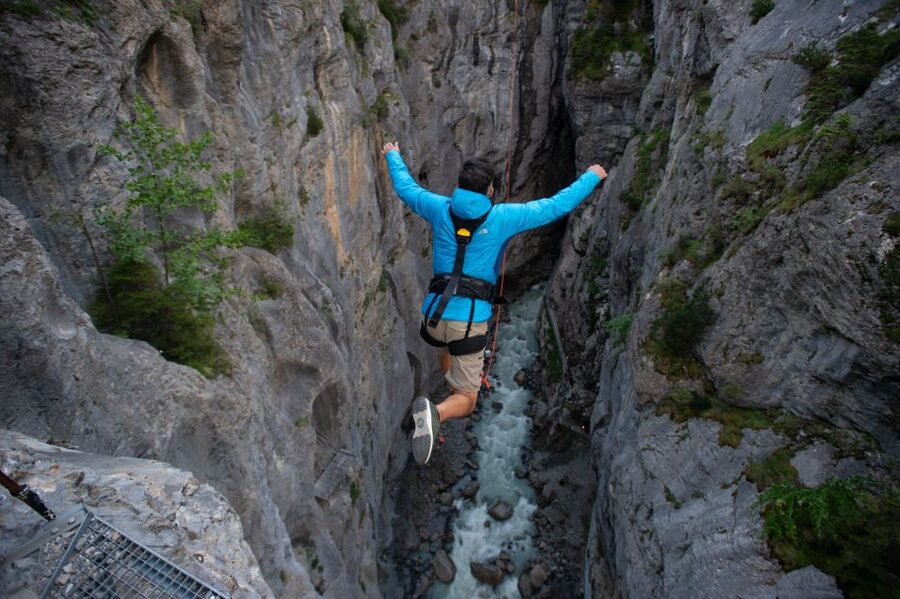 Interlaken: Canyon Swing in Grindelwald - The safety briefing is part of the value