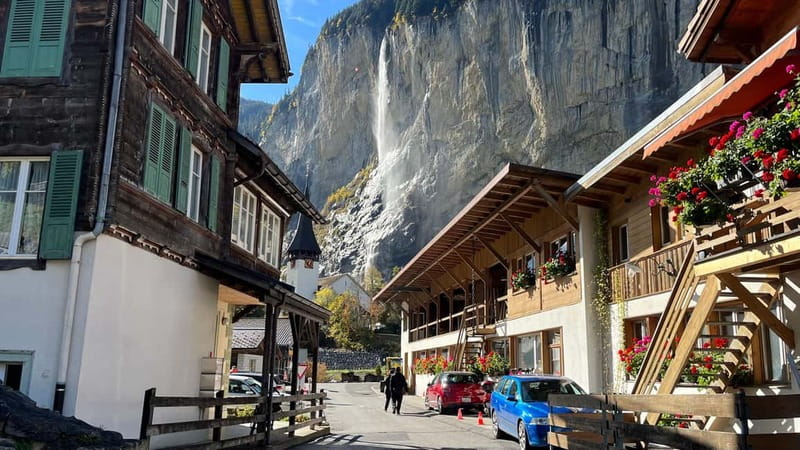 Interlaken: Explore Lauterbrunnen, Wengen & Raclette Tasting - Wengen, a car-free village above the valley