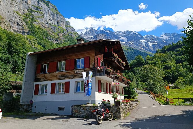 Interlaken Full-Day Highlights Tour with a Local by Private Car - St. Beatus Caves above Lake Thun