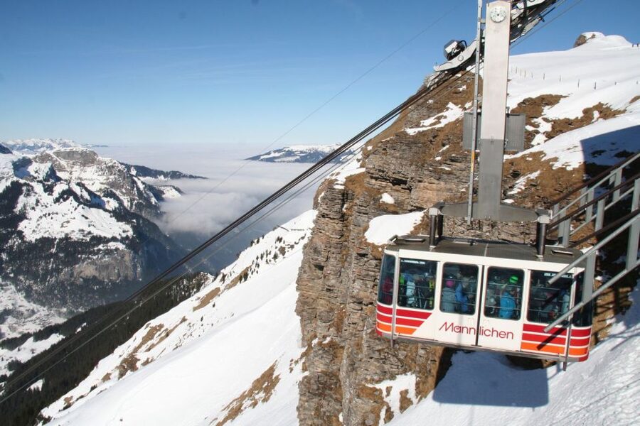 Interlaken: Highlights Tour with a Local by Private Car - Lauterbrunnen and the force of Trümmelbach