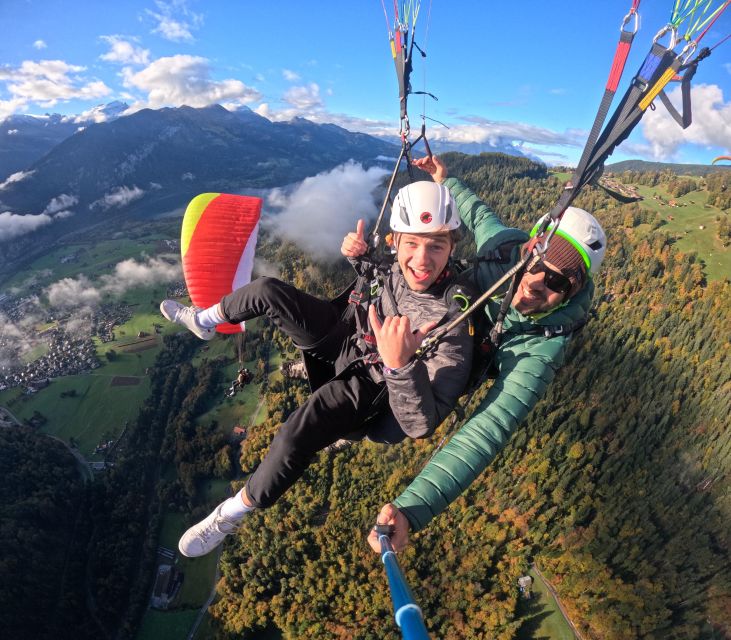 Interlaken: Paragliding Tandem High Flight - Who will enjoy this most?