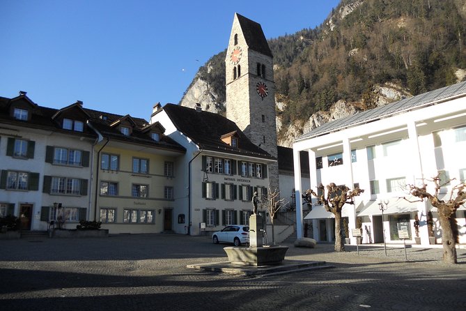 Interlaken Private Tour: Mountains Cows, Thun Lake, and Brienz Lake - What the guide can add
