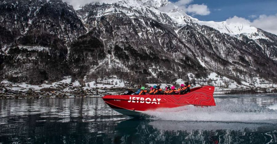 Interlaken: Winter Jetboat Ride on Lake Brienz - What the Spin Adds to the Scenery
