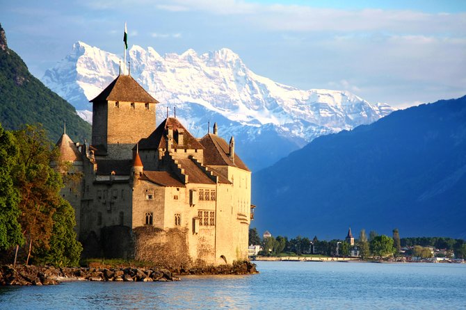 (KTL303) - Winter Tour Montreux and Chaplin's World from Lausanne - Starting beside Lake Geneva in Lausanne