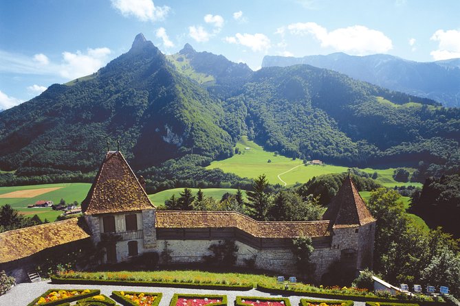 (KTL352) - Gruyeres Day Trip with Chocolate Factory from Lausanne - Guides, group size, and the feel of the tour