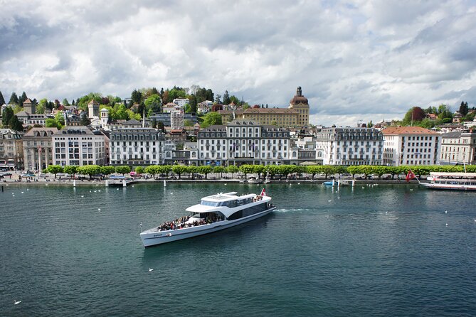 Lake Lucerne Panoramic Sightseeing Cruise - Choosing between the main deck, upper deck, and rear terrace