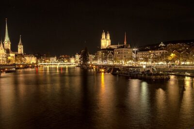 Lake Zurich mini boat tour / by night!
