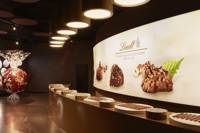 LINDT Home of Chocolate, Cruise On Lake Zurich And Old Town Walking Tour - Lindenhof Hill and the broad Zurich view