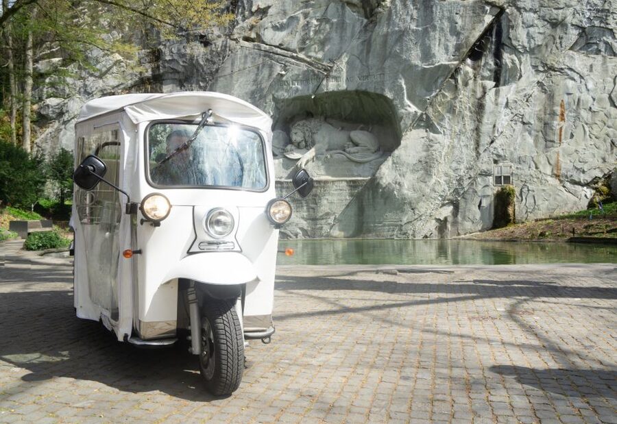 Lucerne: eTukTuk City Tour - The guides are the heart of the experience
