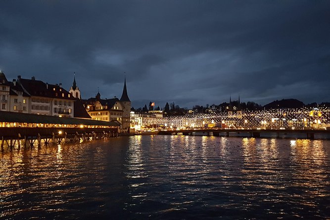 Lucerne Half-Day Small Group Walking Tour incl. Lake Cruise - Schwanenplatz and St. Leodegar Church