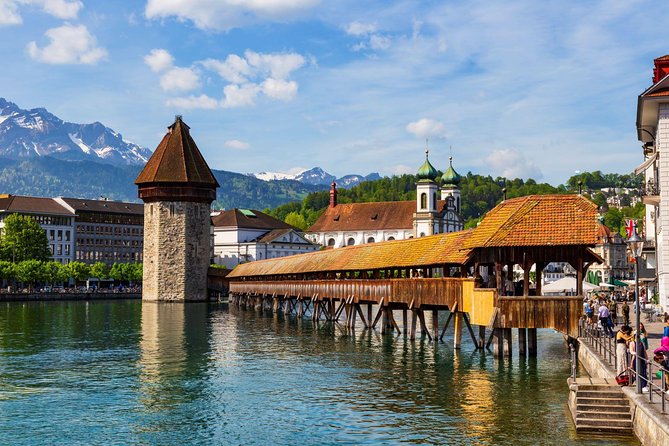 Lucerne Half-Day Small Group Walking Tour incl. Lake Cruise - Chapel Bridge and the Reuss: Lucerne’s essential opening