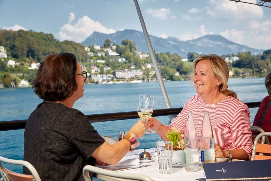 Lucerne: Lake Lucerne 1st Class Cruise with Gourmet Lunch - A leisurely way to see Lake Lucerne at lunchtime