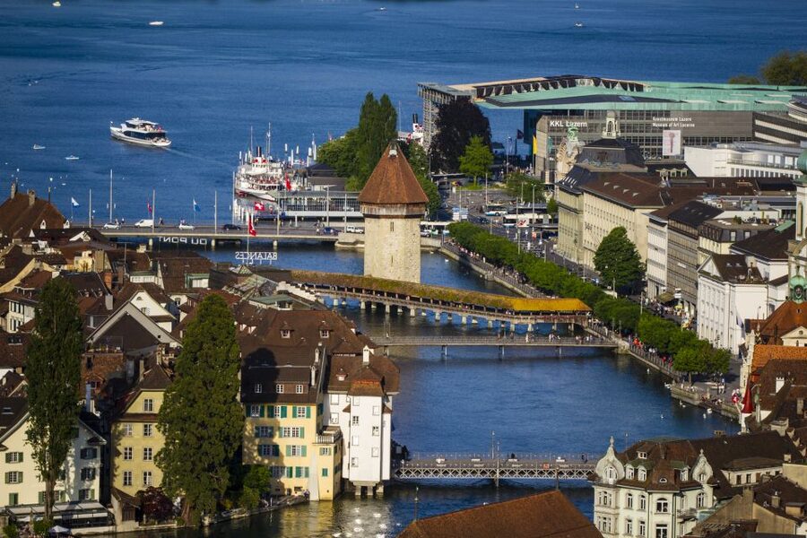 Lucerne: Photography Walking Tour - Chapel Bridge and the first lesson in framing