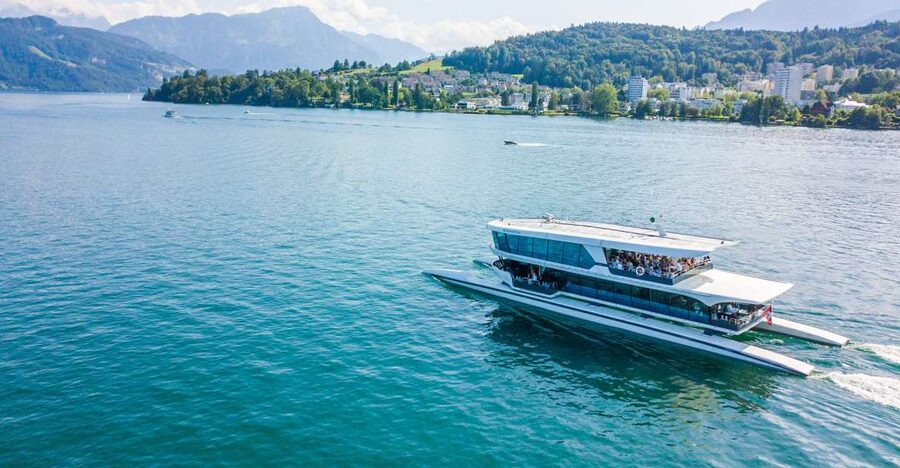 Lucerne: Round-Trip Catamaran Cruise on Lake Lucerne - Lucerne Bay opens into mountain country