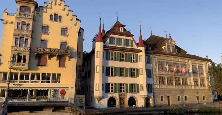 Lucerne: Smartphone walking tour - cool Lucerne old town - Meeting Lucerne through Silvan’s screen