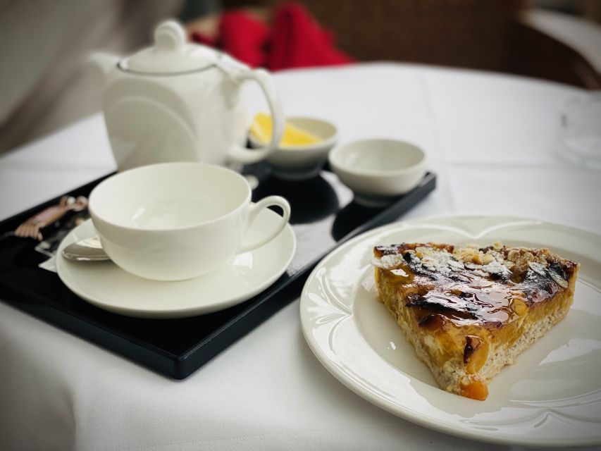Lucerne: Swiss Zvieri Traditional Tasting Experience - Six stops through Lucerne’s Old Town