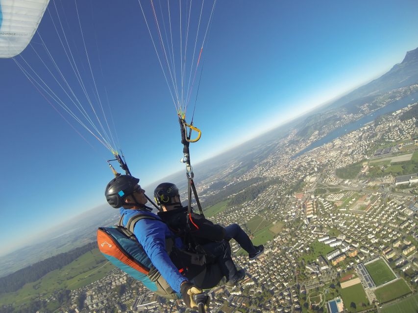 Lucerne: Tandem-Paragliding Flight - Meeting your pilot in Lucerne, Stans, or Emmetten