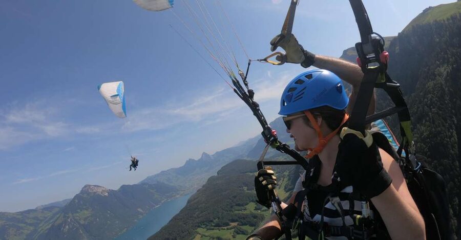Lucerne: Tandem-Paragliding Flight - The cable car ride to the launch site
