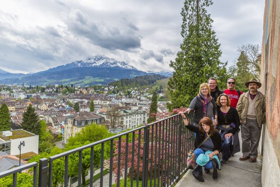 Lucerne: Walking and Boat Tour with Cheese & Wine Tasting - The guides make the difference