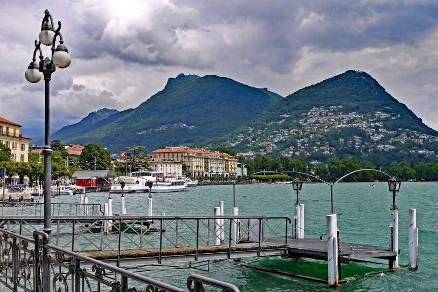Lugano: Capture the most Photogenic Spots with a Local - A park with a view over Lake Lugano