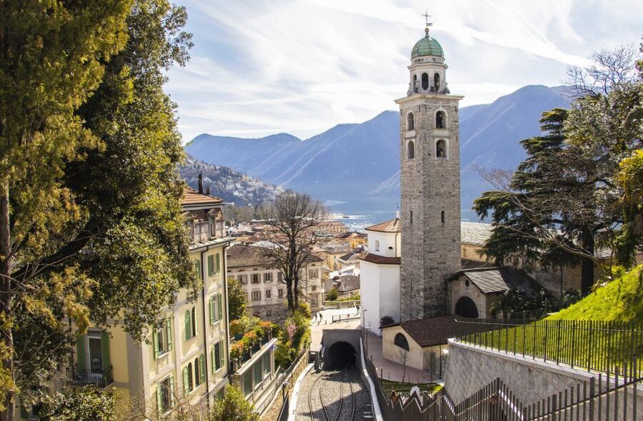 Lugano: Express Walk with a Local in 60 minutes - Starting beside Lake Lugano at Riva Antonio Caccia