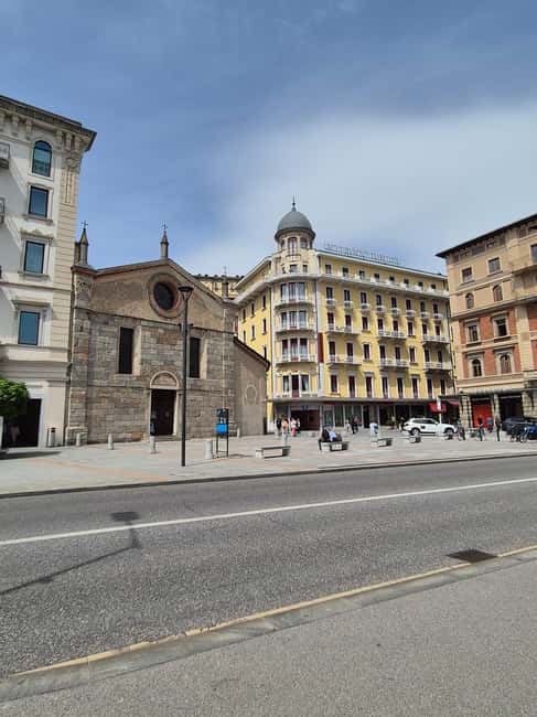 Lugano: Private walking tour "Splendid Lugano Tour" - Piazza della Riforma and the civic heart of Lugano